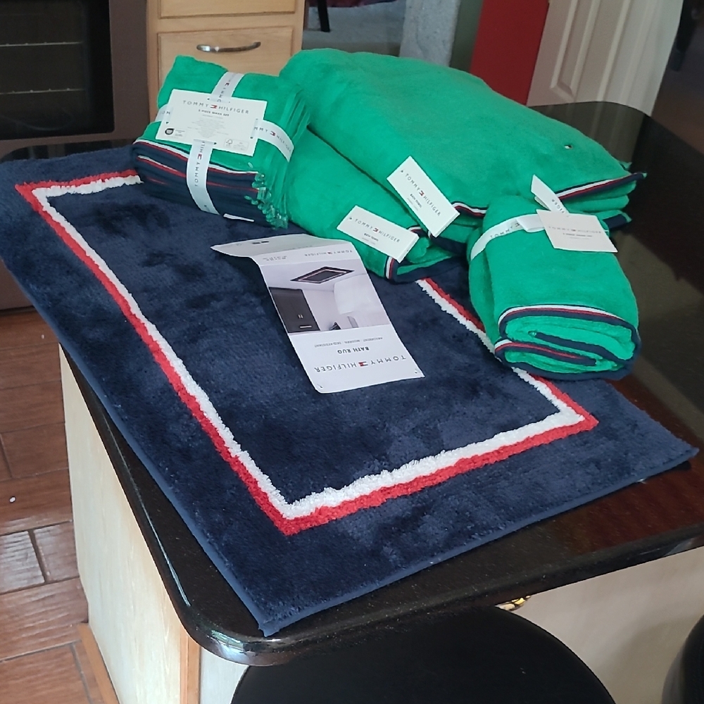 Tommy Hilfiger Bath Towel Set &  Bath Rug